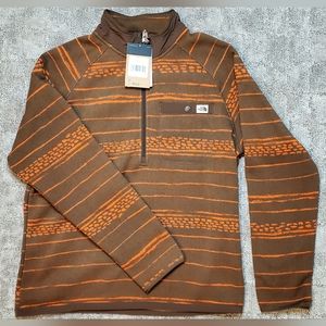 Mens North Face sweater, size L